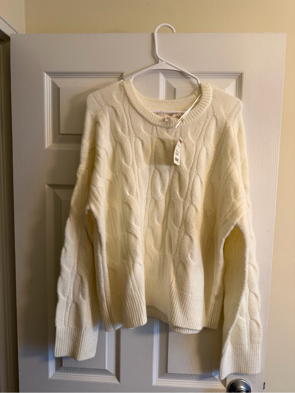 Cozy Cable Knit Crewneck Sweater - Cream